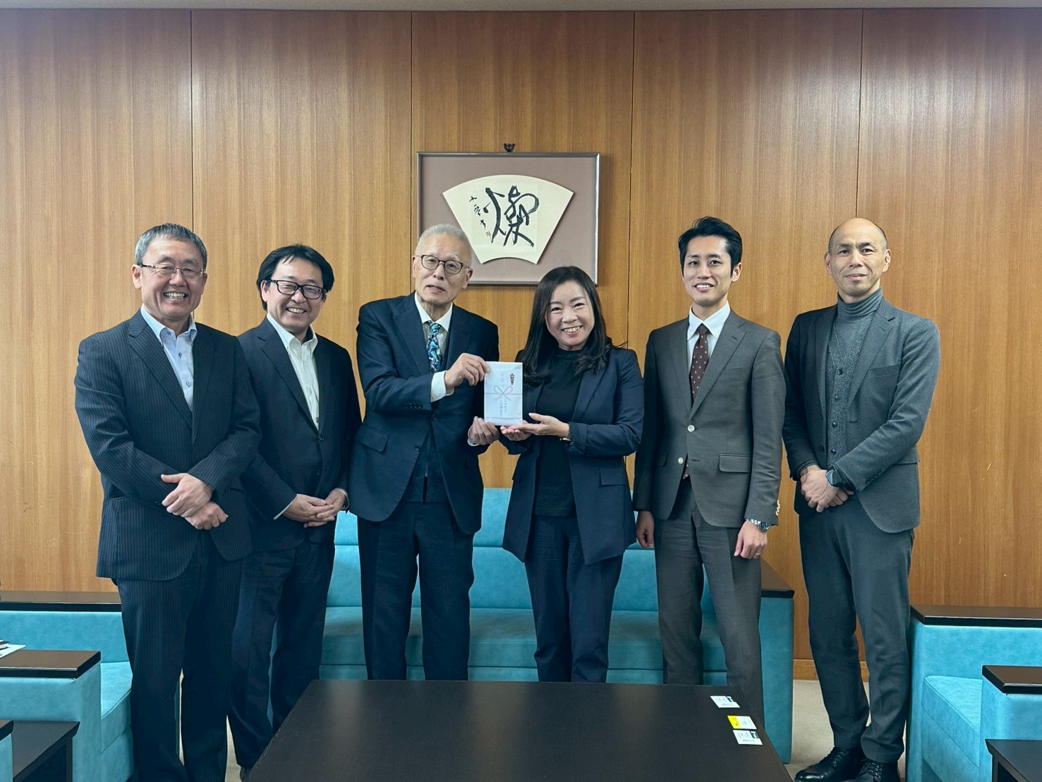 20251217泉大津市議会議員寄附金贈呈式